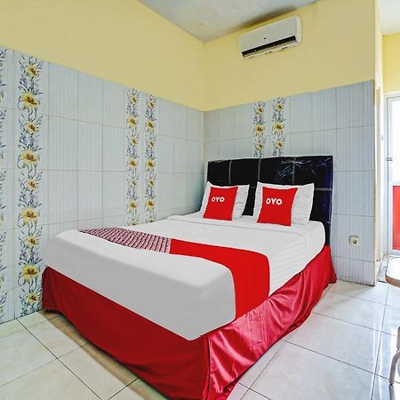 Oyo 90238 Hotel Nusantara Cirebon Buitenkant foto