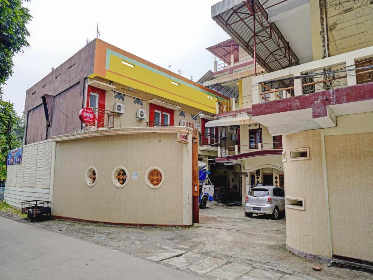 Oyo 90238 Hotel Nusantara Cirebon Buitenkant foto