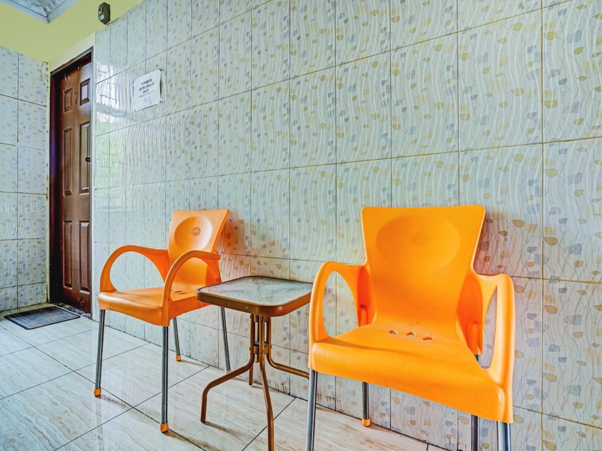 Oyo 90238 Hotel Nusantara Cirebon Buitenkant foto