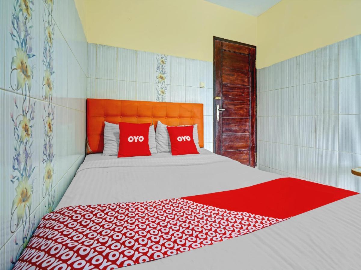 Oyo 90238 Hotel Nusantara Cirebon Buitenkant foto
