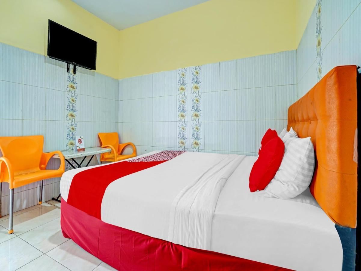Oyo 90238 Hotel Nusantara Cirebon Buitenkant foto
