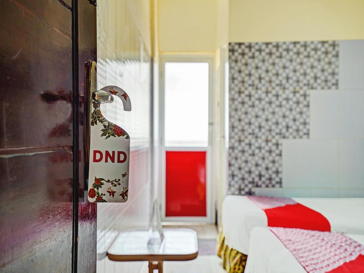 Oyo 90238 Hotel Nusantara Cirebon Buitenkant foto